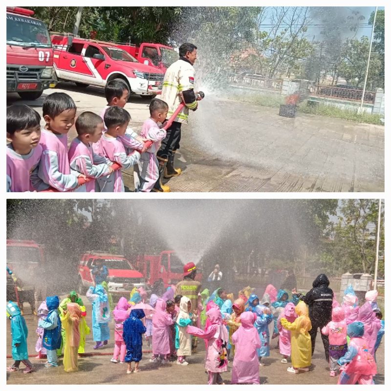 Puluhan Murid TK Al Furqon Dikenalkan Cara Memadamkan Api di Kantor Damkar Indramayu