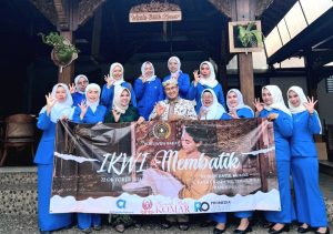 Asyiknya Ibu-Ibu IKWI Jabar Belajar Membatik