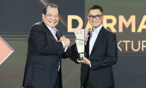 3 Tahun Berturut-turut, Direktur PT PLN Raih Penghargaan CEO of The Year