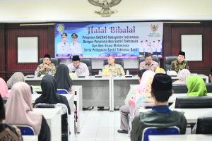 BAZNAS Indramayu Serahkan Beasiswa 34 Santri Takhasus