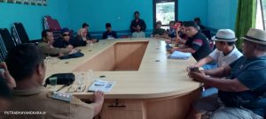 Pengelolaan Dana Desa Diduga Diselewengkan,    Warga Ciasem Baru Mendatangi  Kantor Kecamatan Ciasem