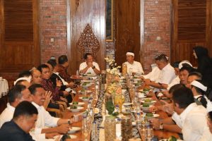 Mendagri dan Gubernur Jabar Silaturahmi dengan Kepala Daerah Jabar di Kampung Lembur Pakuan
