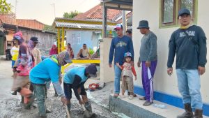 Melalui Program Dana Desa, Kuwu Kuswandi Tunjukkan Komitmennya  Bangun Infrastruktur Jalan Gang Desa